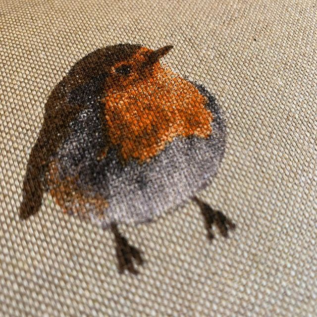 We’re being visited daily at the moment by the cutest little Robin and he’s inspired me to use this lovely fabric. ...#springtime #robin #march #birdwatching #beautifulfabric #homedecor #upholstery #homeqares #gingerandtweed
