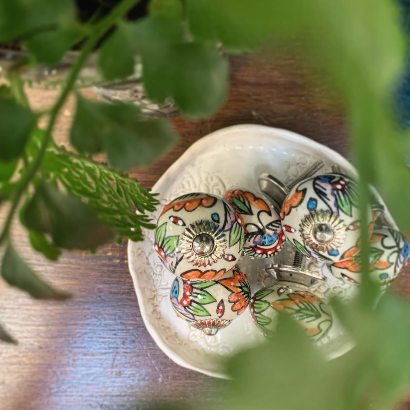Gorgeous spring inspired knobs ready to adorn our newest batch of door wedges! We’re busy stocking up this week for the Bristol @thecraftandflea on Sunday! Our first real life market of 2021 ?Would love to see you there! You can purchase tickets through the @thecraftandflea website.