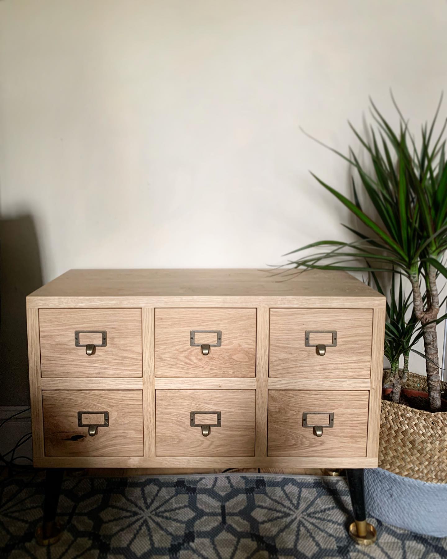 We wanted to share something we made for ourselves through lockdown  it’s so useful for all my tools! The angled legs came from an old cabinet we then wall mounted, they work perfectly! ..#whatatreat #ourhouse #homedecor #usefulandbeautiful #oak #handmade #apothecary #cabinet #sidetable #storagesolutions #interiordesigninspo #home