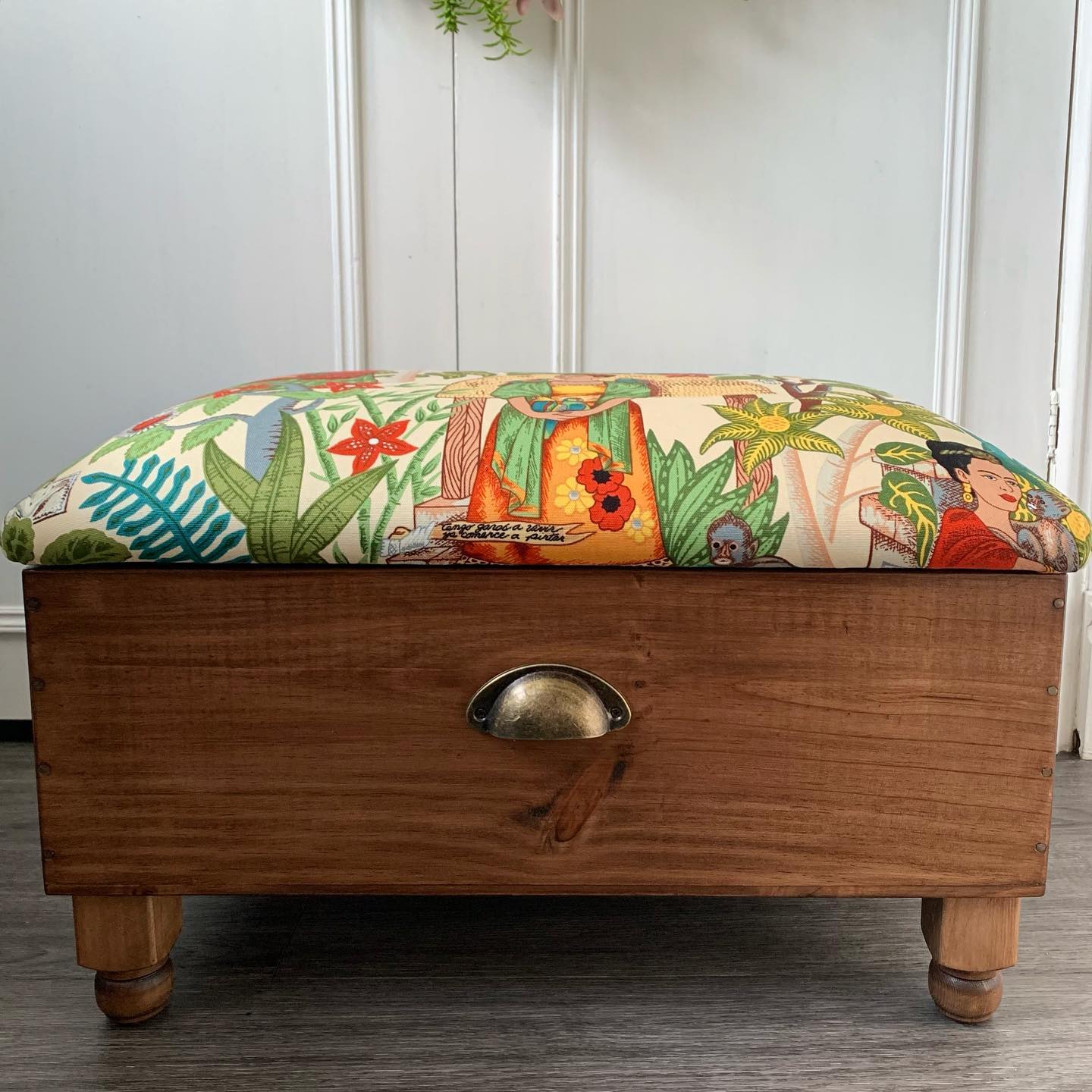 This gorgeous print is so cheerful! I can’t wait to make some more pieces with it. If you’re interested at all in a bespoke ottoman, feel free to get in touch or visit our website. This one is £99 plus shipping, prices start from £79 for our small boxes. #frida #garden #spring #beautifulfabric #livingroomdecor #homefurnishings #statementpiece #home #bespoke #shophandmade