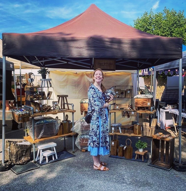 Flash back to Saturday at @theatworthartisan when we thought it was a little hot 🤪… we had no idea! I’m actually wearing layers!! 🥵 Thank you to @higgledyink for the photo We have been limiting the hours in the workshop the past few days as it’s ridiculous in there at the mo! Back to work tomorrow hopefully. Stay cool everyone! G&T