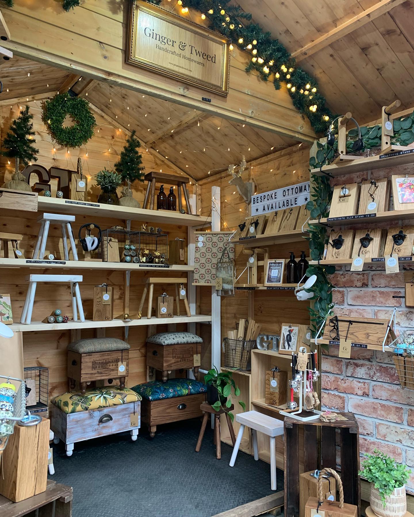 Day 4 in the Christmas chalet-Tweed gave Ginger the morning off to restock and recharge 🧡 and Bath is buzzing again with lovely people enjoying the festive vibes. Cant believe we are more than half way through our stay!! Looking forward to tomorrow- Wednesday!