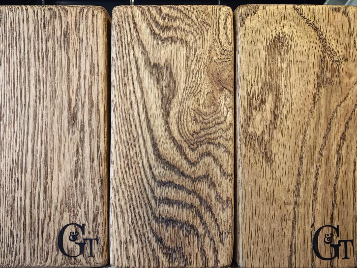 Some gorgeous lumps of oak being transformed into doorstops 🫶 we’ll have lots with us at our next market which is @clevedonsundaymarket on May the 7th! #shophandmade #shoplocal #clevedon #oak #handcraftedhomewares #gingerandtweed